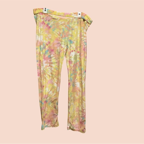 BOBBIE BROOKS MULTI. OLOR CESIGN YOGA PANTS WITH HIGH & WIDE WASTE NWOT - Picture 3 of 4